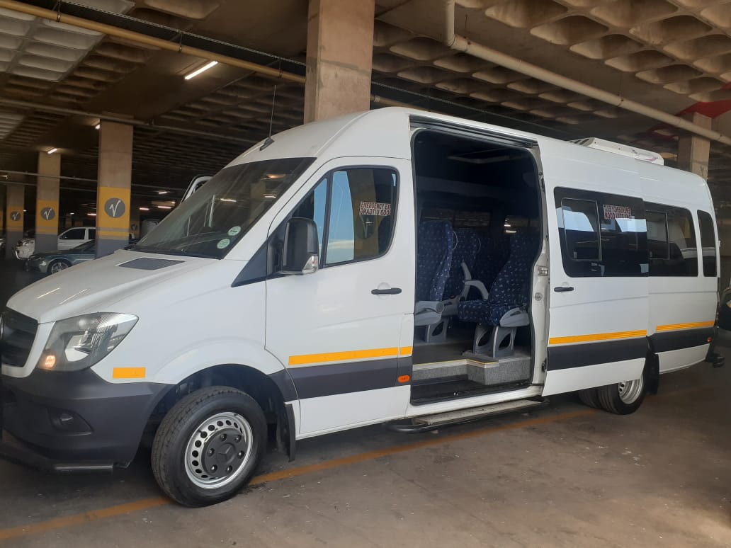 20 Seater Mercedes Sprinter Exterior | minibushire.co.za